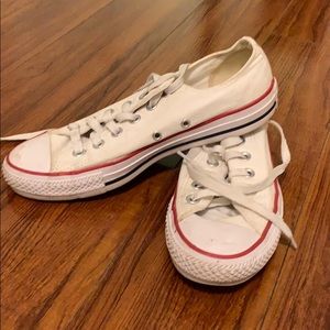 White converse low tops
